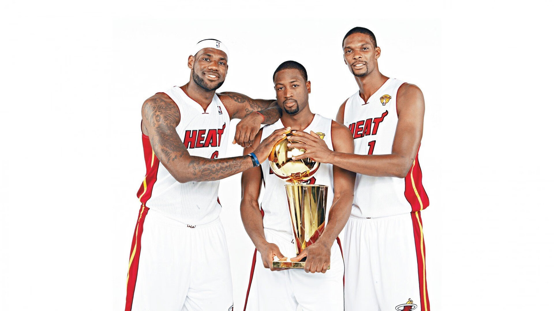 中国举重队在训练中突破新的重量记录，中国举重队完美收官